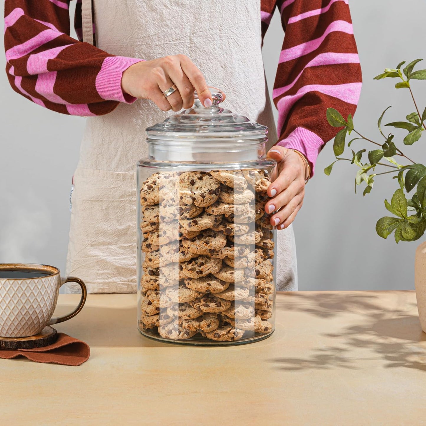 1.5 gallon glass cookie canister, view 3