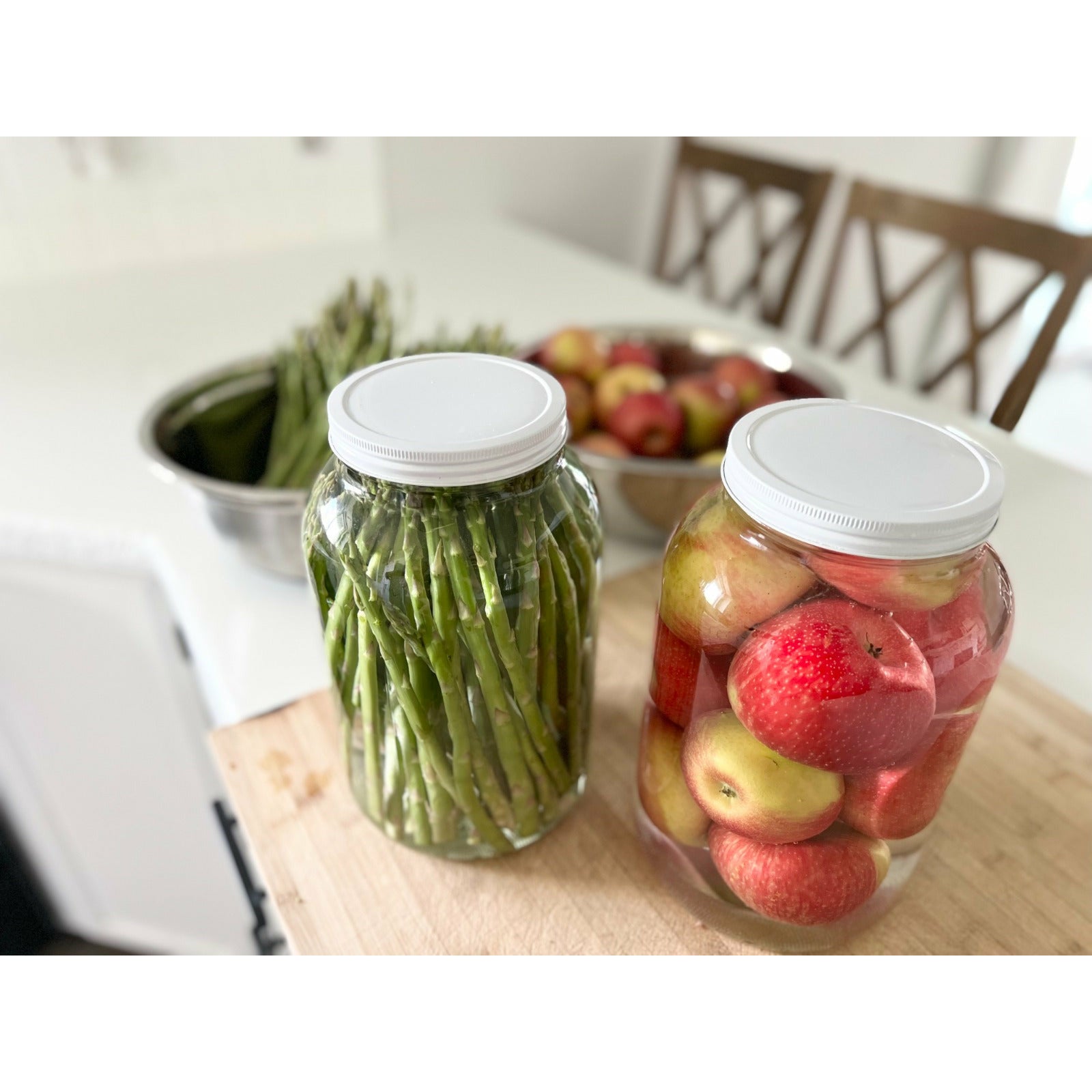 1 gallon glass mason jar metal lid detail