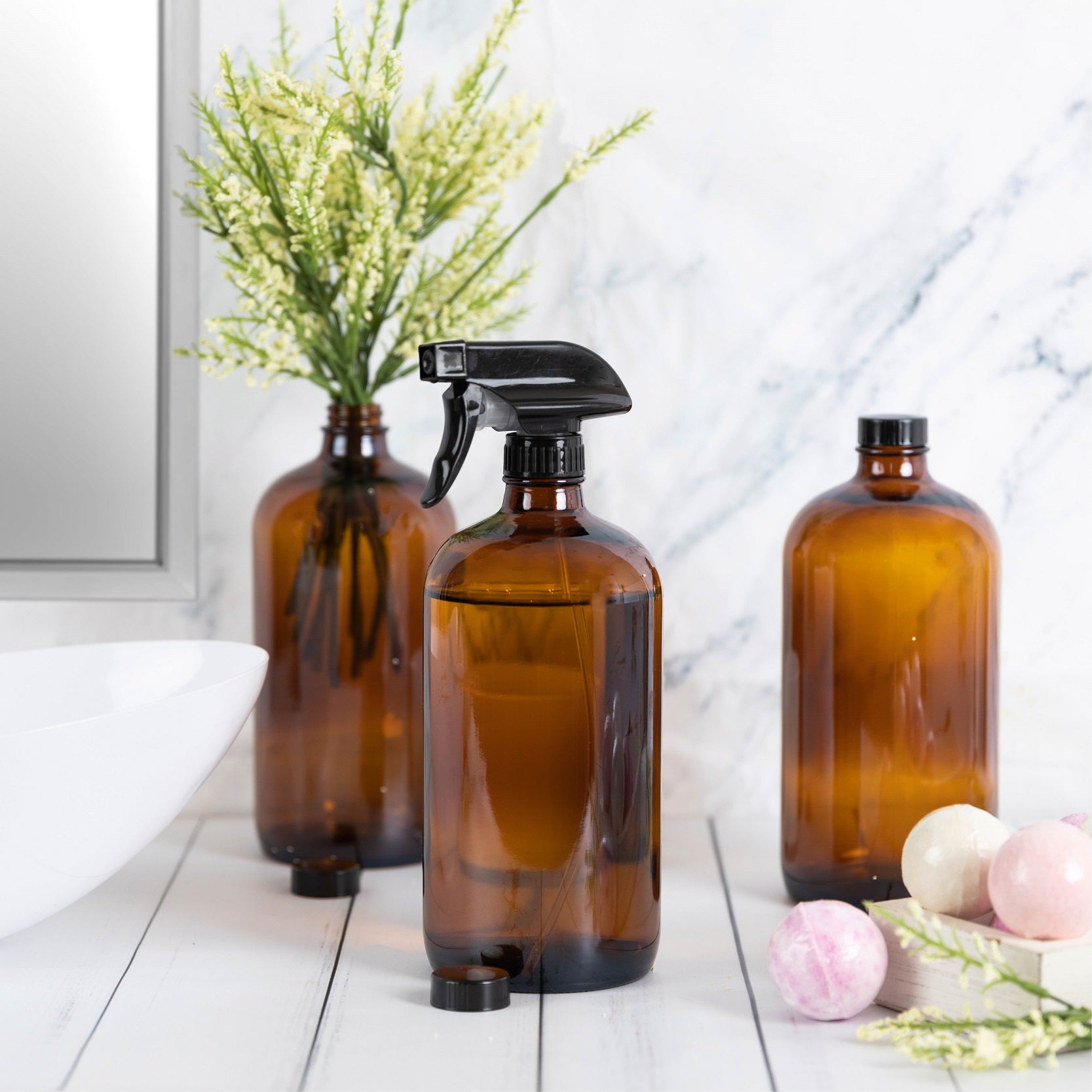 UV-protective amber glass sprayer bottle