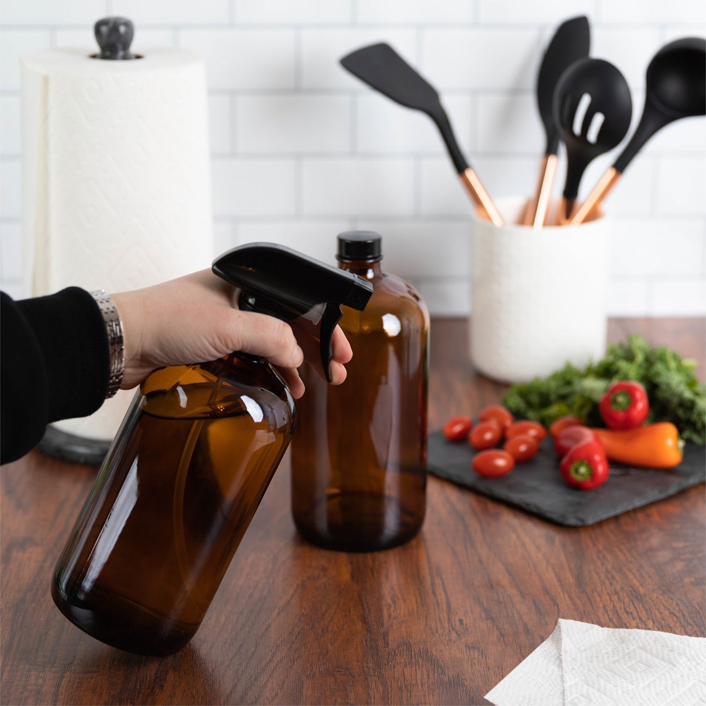 Refillable amber spray bottles for cleaning solutions